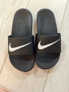 Nike Kawa Kids Slide Sandals